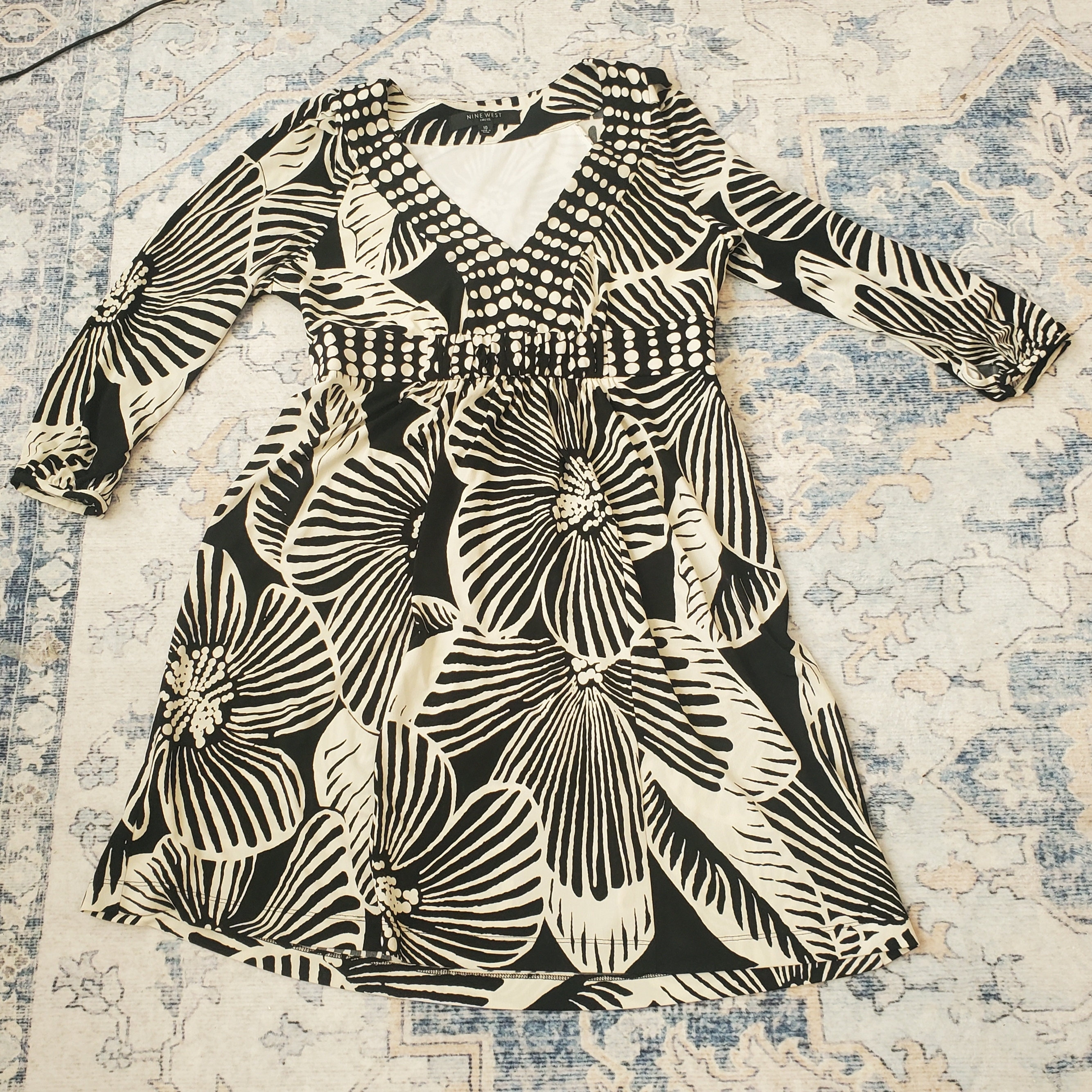 Nine West Black And Cream Floral V-Neck Long Sleeve Dress